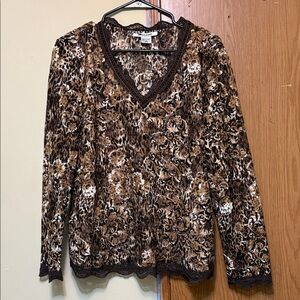 Nygard collection Elegant Animal Print V-Neck Blouse